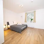 Stylish Apartments - 71 M² - Zentral - 10 Min Messe